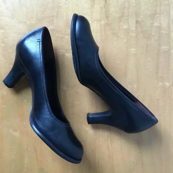 Naturalizer Black Leather Heel Chic and Comfortable Shoes Size 6.5 M US - Picture 3 of 8